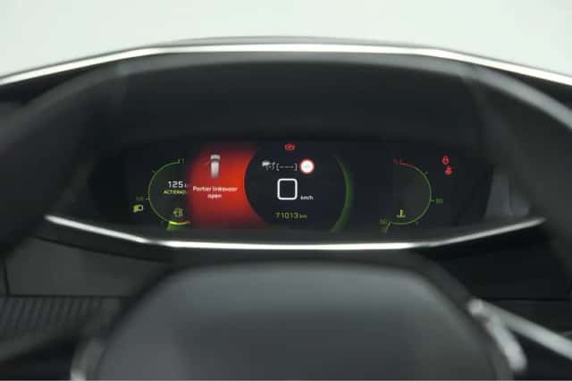Peugeot 2008 (2020) thumbnail 37