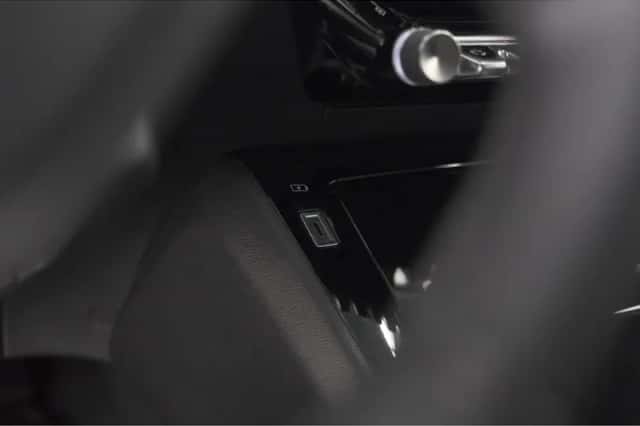 Peugeot 2008 (2020) thumbnail 42