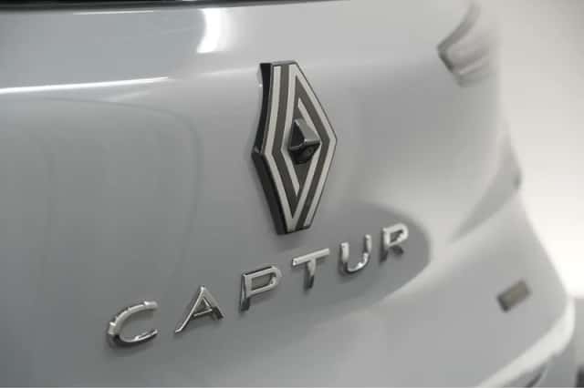 Renault Captur (2025) thumbnail 4