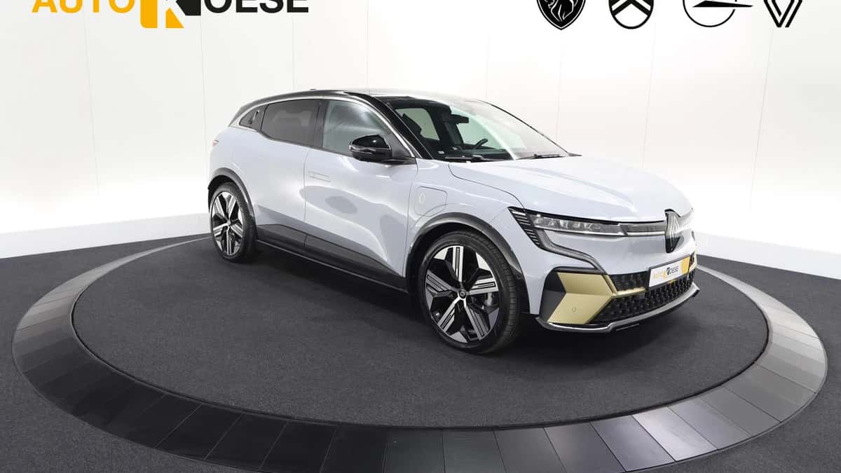 Renault Mégane E-Tech (2023) — foto 1