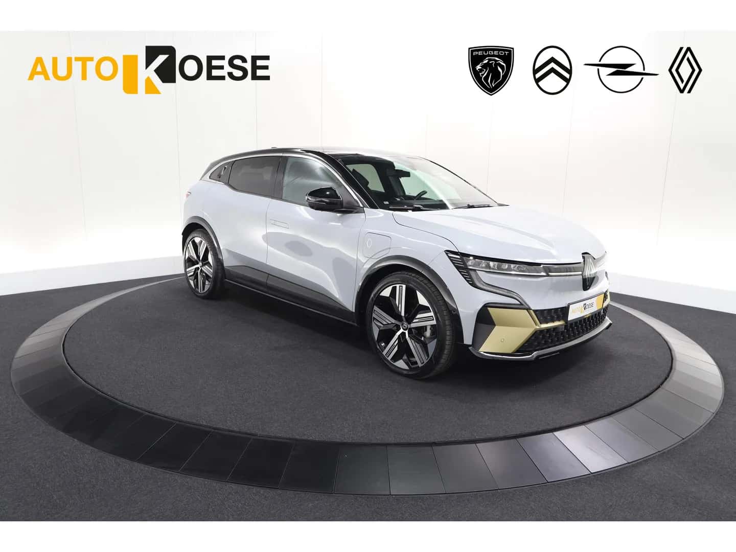Renault Mégane E-Tech (2023) — foto 1