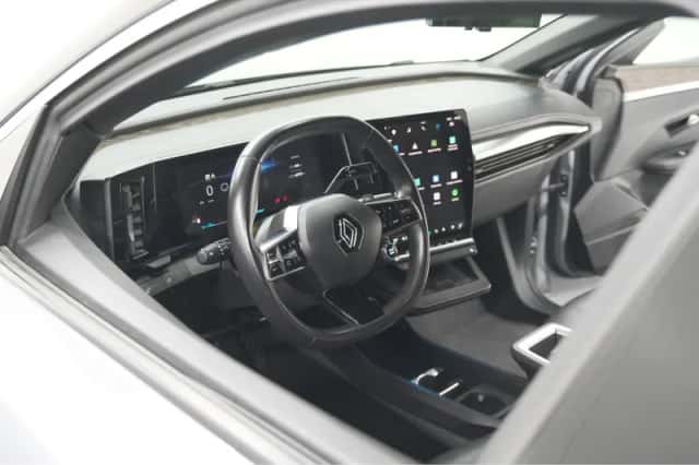 Renault Mégane E-Tech (2023) thumbnail 2