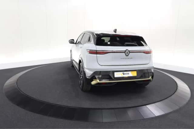 Renault Mégane E-Tech (2023) thumbnail 11