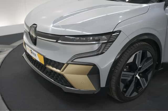 Renault Mégane E-Tech (2023) thumbnail 14