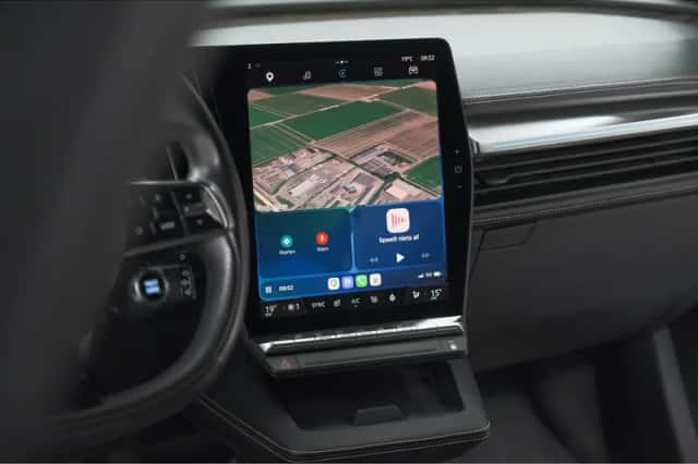 Renault Mégane E-Tech (2023) thumbnail 3