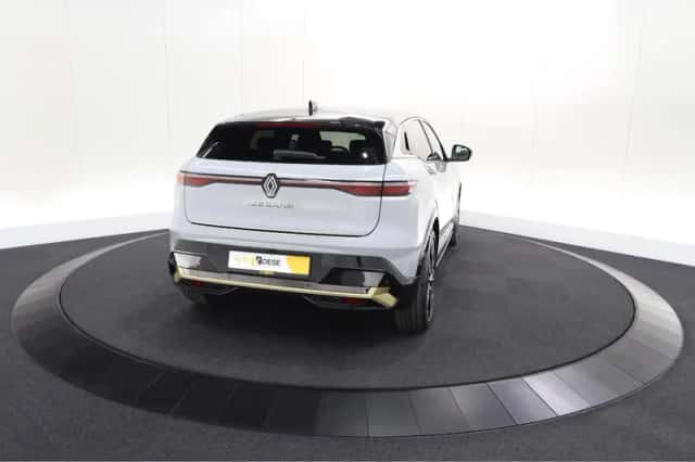 Renault Mégane E-Tech (2023) thumbnail 10