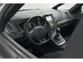 Renault Scénic (2022) thumbnail 2