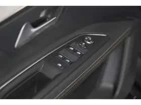 Peugeot 3008 (2021) thumbnail 24
