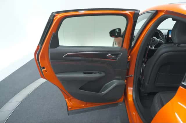 Renault Arkana (2022) thumbnail 75