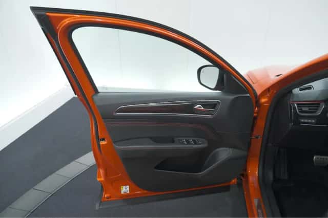 Renault Arkana (2022) thumbnail 76