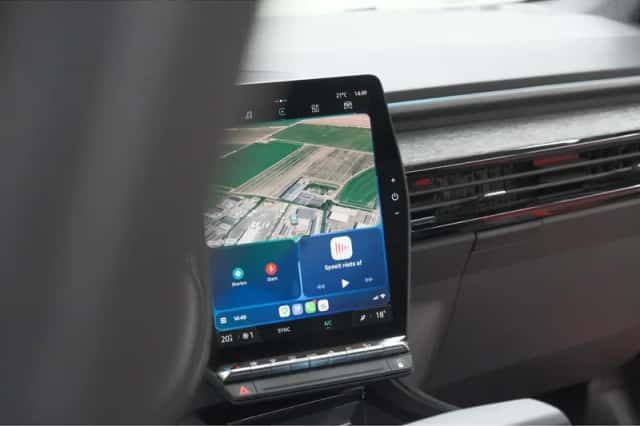 Renault Austral (2023) thumbnail 3