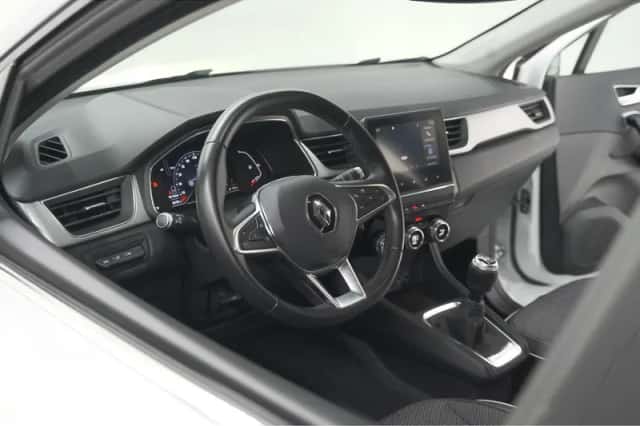 Renault Captur (2020) thumbnail 2