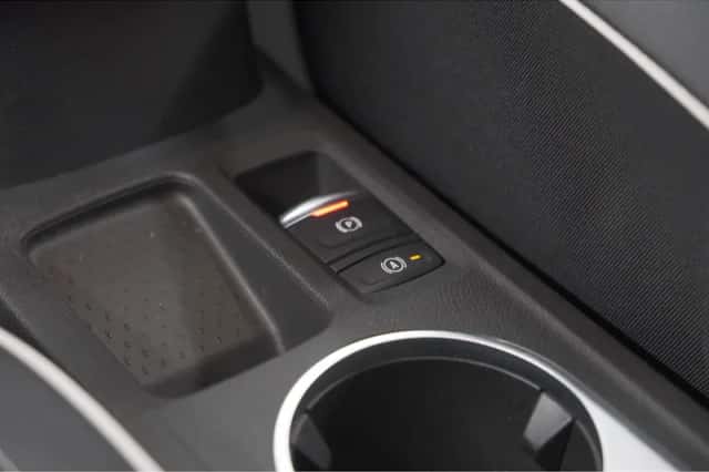 Renault Captur (2020) thumbnail 31