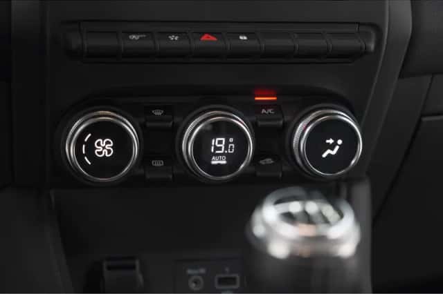 Renault Captur (2020) thumbnail 34