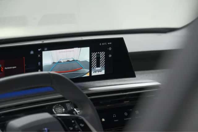 Peugeot e-3008 (2024) thumbnail 12