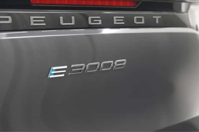 Peugeot e-3008 (2024) thumbnail 18