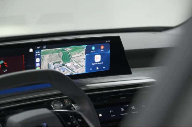 Peugeot e-3008 (2024) thumbnail 3