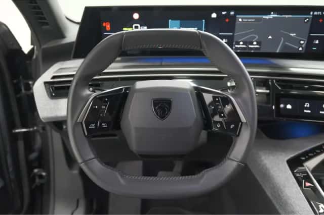 Peugeot e-3008 (2024) thumbnail 26