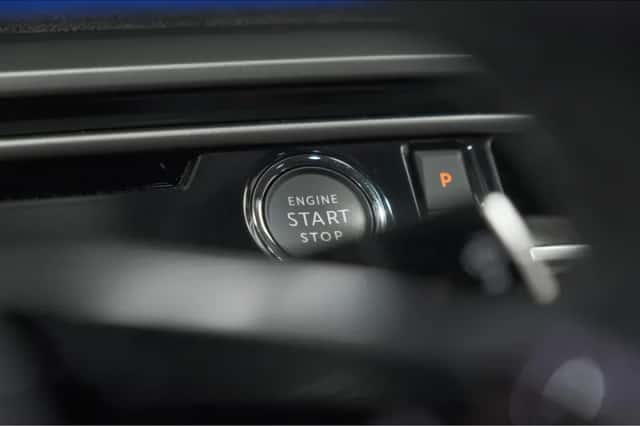 Peugeot e-3008 (2024) thumbnail 32