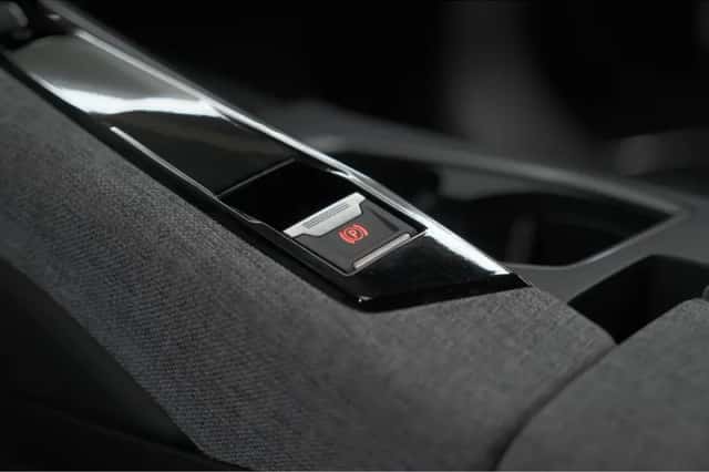 Peugeot e-3008 (2024) thumbnail 35