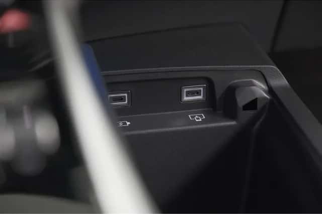 Peugeot e-3008 (2024) thumbnail 37