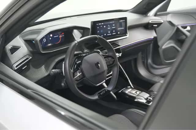 Peugeot 2008 (2025) thumbnail 2