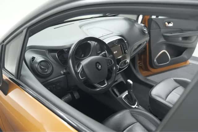 Renault Captur (2018) thumbnail 2
