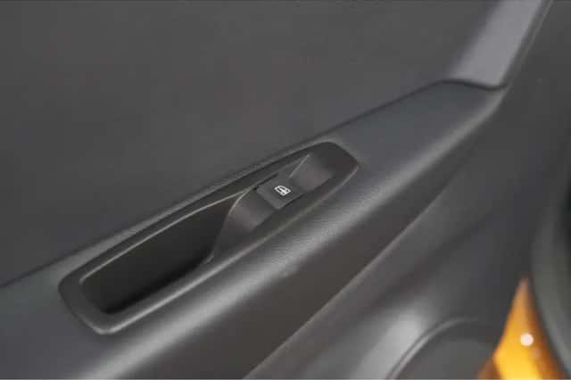 Renault Captur (2018) thumbnail 28