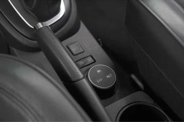 Renault Captur (2018) thumbnail 38