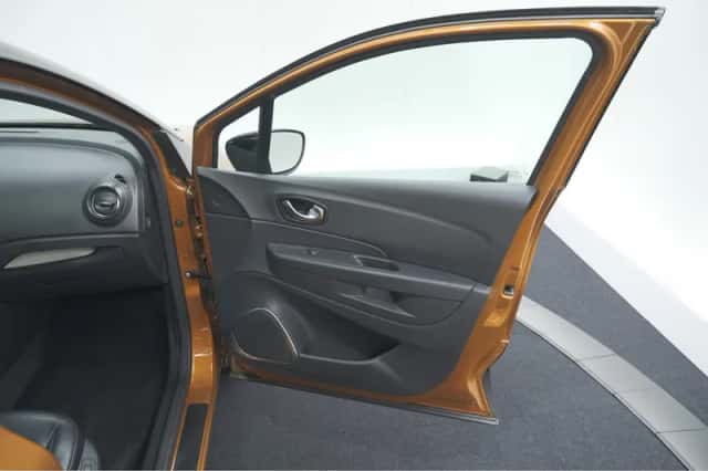 Renault Captur (2018) thumbnail 56