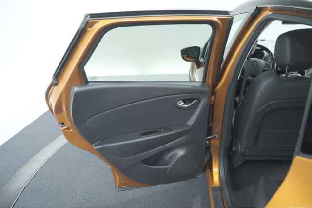 Renault Captur (2018) thumbnail 57