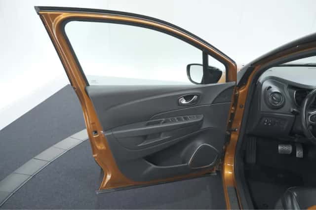 Renault Captur (2018) thumbnail 58