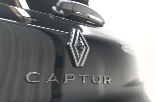 Renault Captur (2025) thumbnail 4