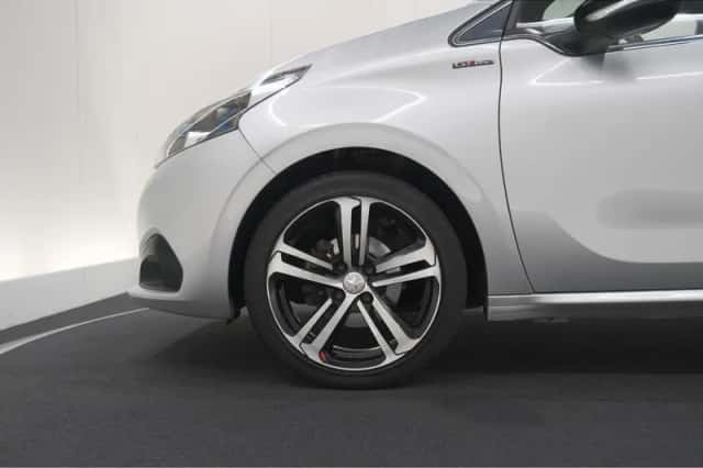 Peugeot 208 (2018) thumbnail 12