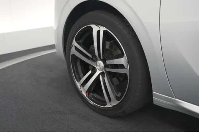 Peugeot 208 (2018) thumbnail 13