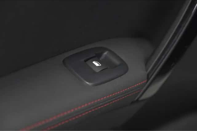 Peugeot 208 (2018) thumbnail 21
