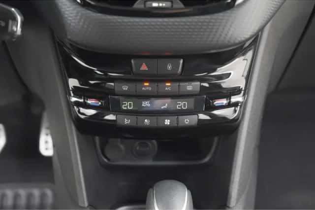 Peugeot 208 (2018) thumbnail 35