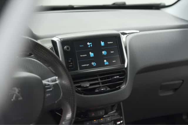 Peugeot 208 (2018) thumbnail 36