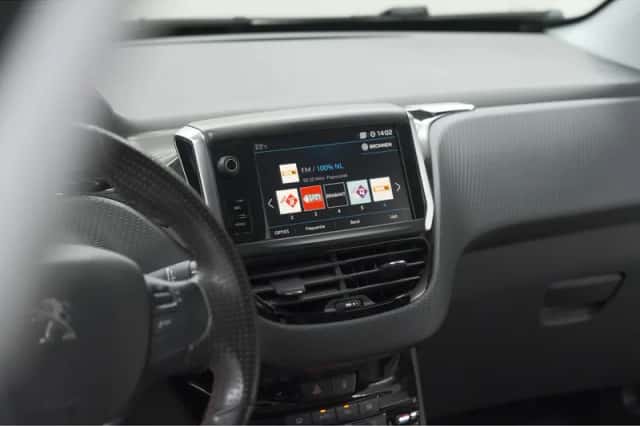 Peugeot 208 (2018) thumbnail 37