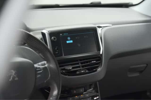 Peugeot 208 (2018) thumbnail 38