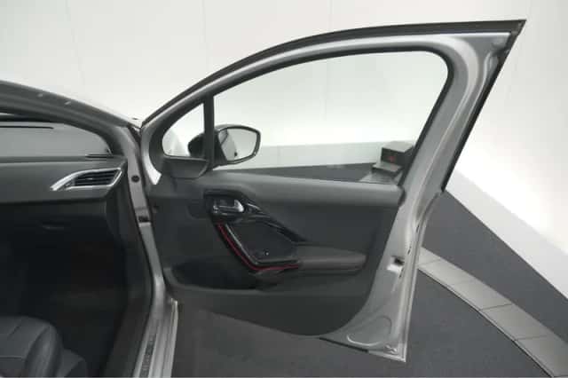 Peugeot 208 (2018) thumbnail 50