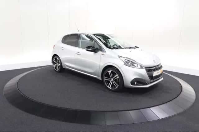 Peugeot 208 (2018) thumbnail 6
