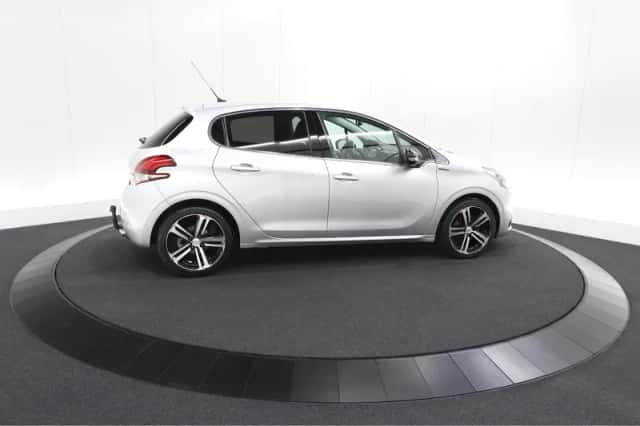 Peugeot 208 (2018) thumbnail 8