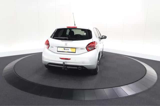 Peugeot 208 (2018) thumbnail 9