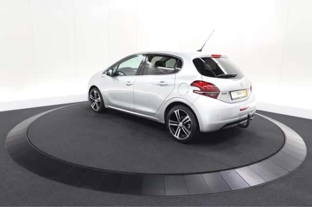 Peugeot 208 (2018) thumbnail 10