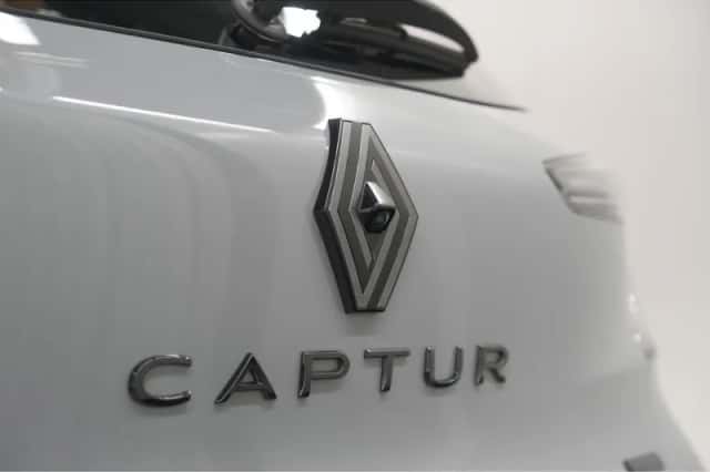 Renault Captur (2025) thumbnail 22