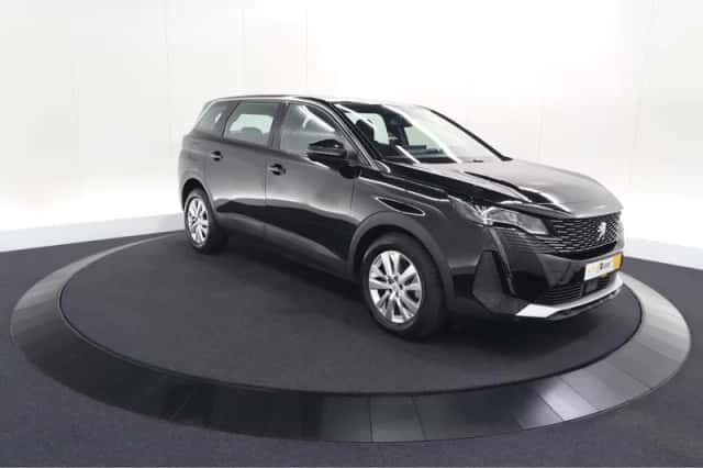 Peugeot 5008 (2023) thumbnail 2