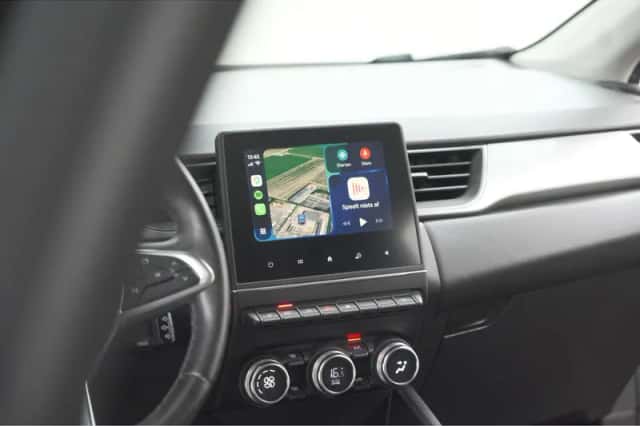 Renault Captur (2020) thumbnail 3