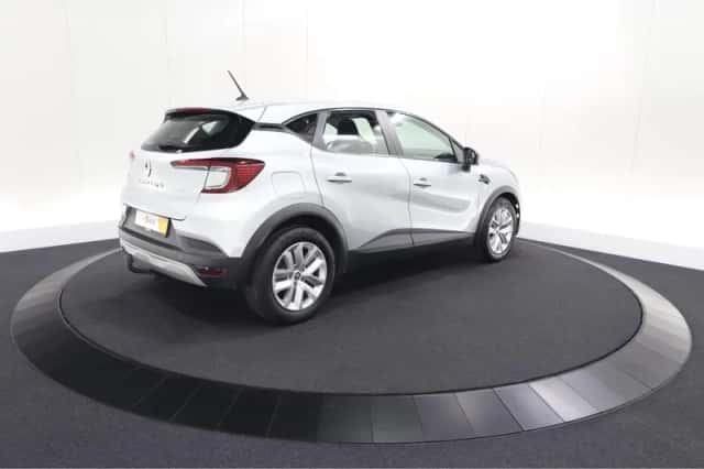 Renault Captur (2021) thumbnail 3
