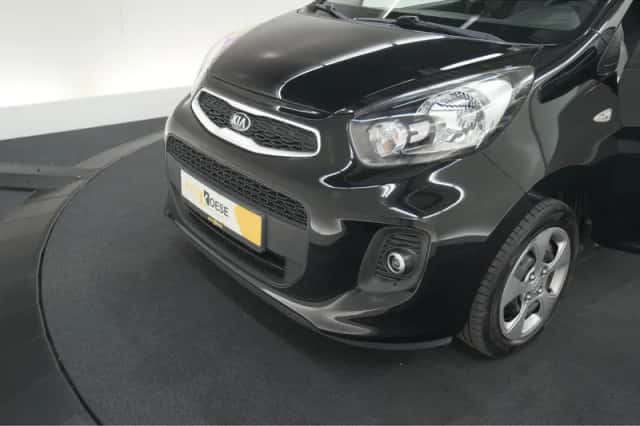Kia Picanto (2016) thumbnail 5